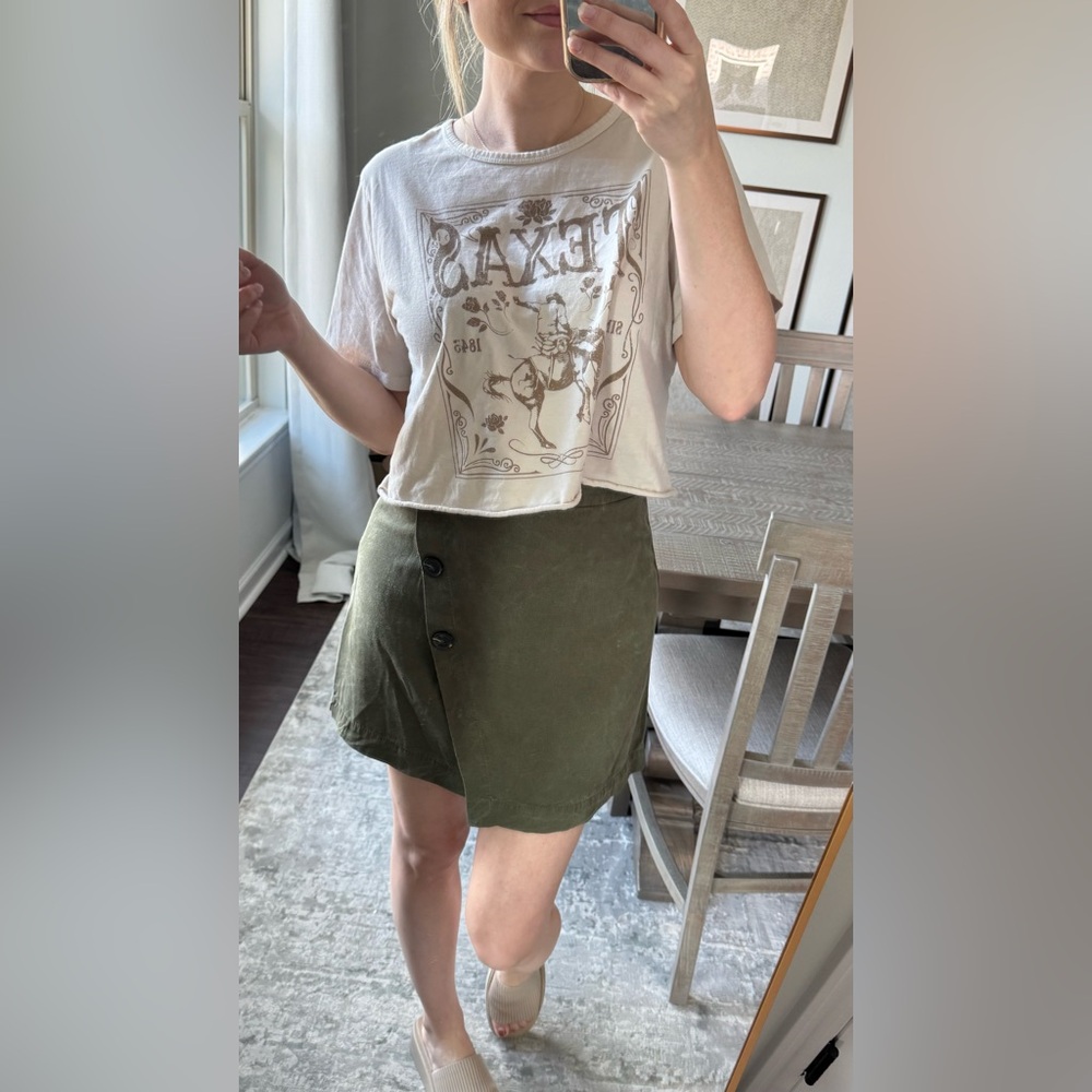 Alter’d State Cream Texas Graphic Crop Top - Picture 8 of 9